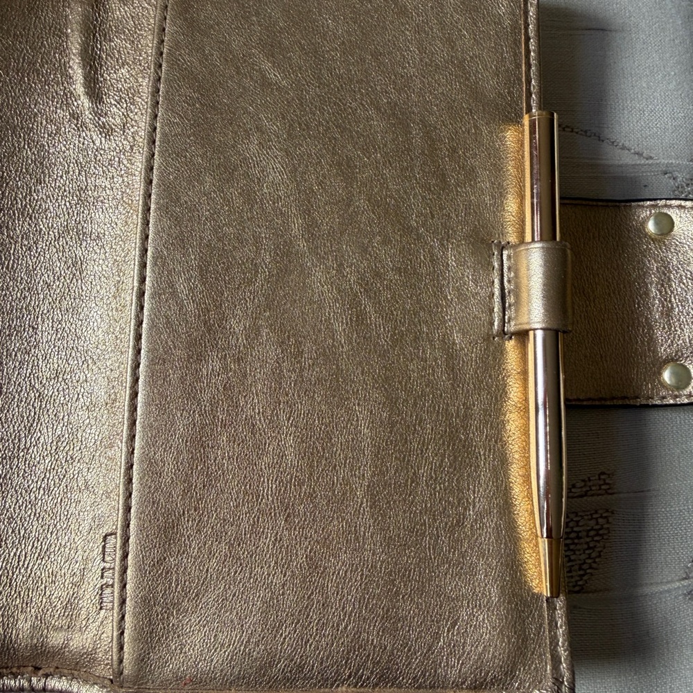 PREOWNED Coach gold leather Turnlock Agenda Wallet - Picture 6 of 12